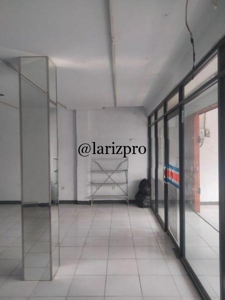 Ruko 3 Lantai Strategis Jl Cikaret Cibinong SHM - Gambar 5