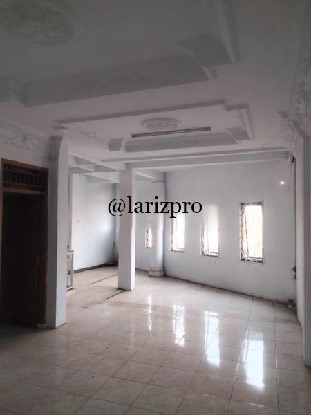 Ruko 3 Lantai Strategis Jl Cikaret Cibinong SHM - Gambar 9