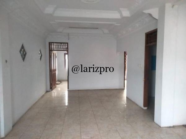 Ruko 3 Lantai Strategis Jl Cikaret Cibinong SHM - Gambar 2