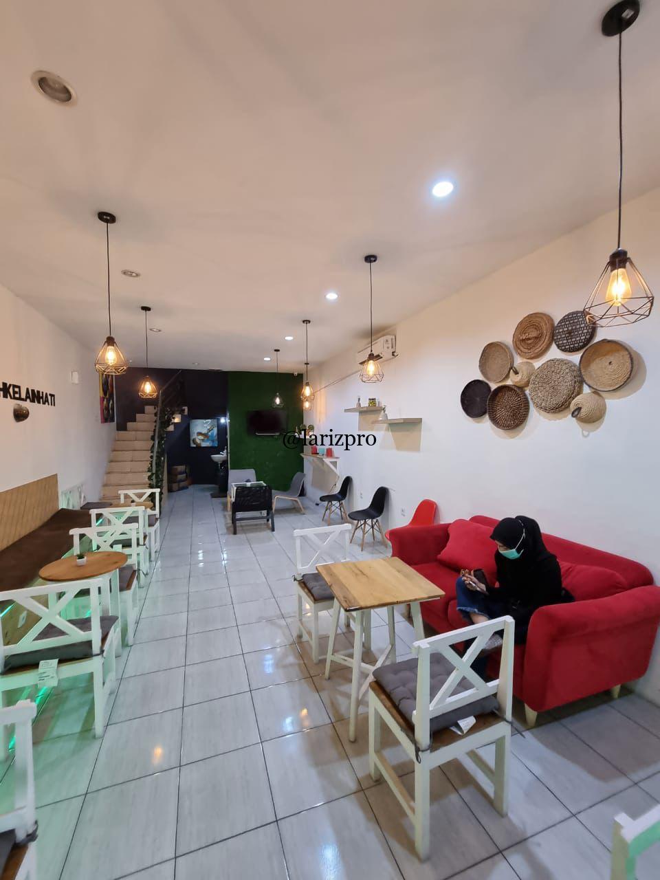 Ruko 3 Lantai SHM Lokasi Strategis Jl Raya Cikaret Cibinong Harga 3 M Nego - Gambar 2