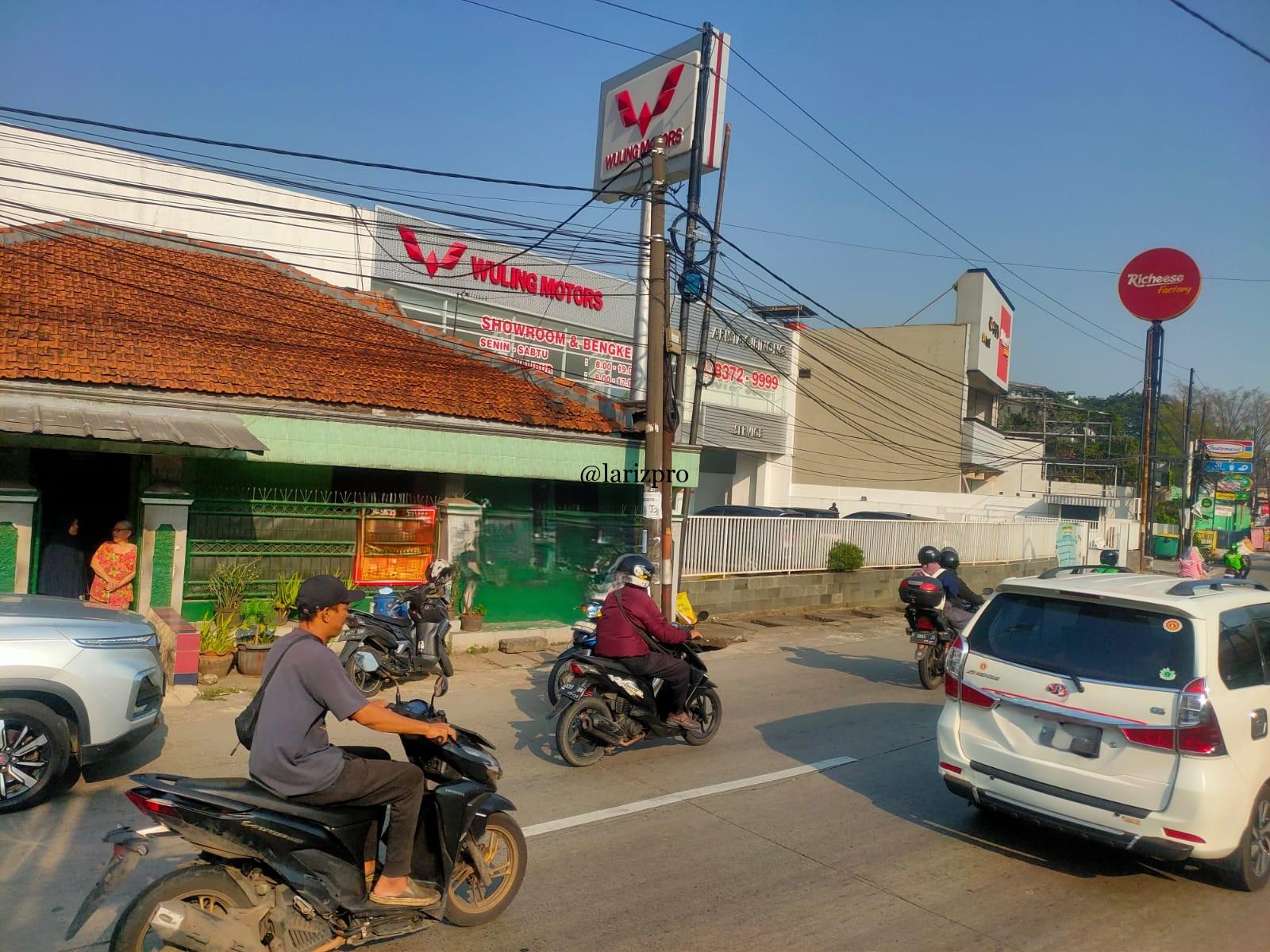 Rumah Strategis Depan SMPN 1 Cibinong LT 240 LB 300 SHM Cocok Usaha & Hunian - Gambar 2
