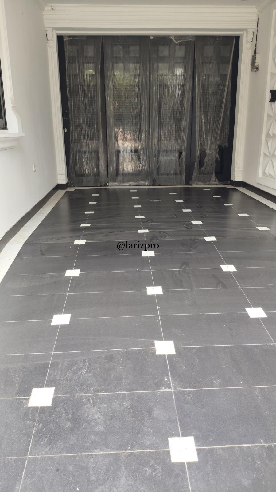 Rumah 3 Lantai SHM di Ragunan Pasar Minggu – Rooftop & Carport 2 Mobil - Gambar 3