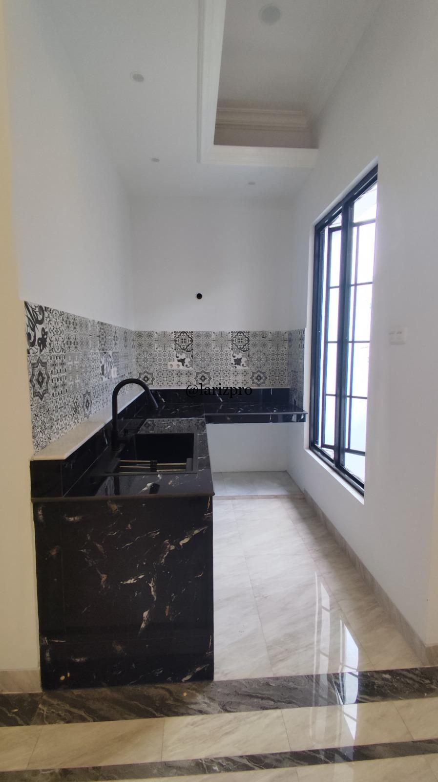 Rumah 3 Lantai SHM di Ragunan Pasar Minggu – Rooftop & Carport 2 Mobil - Gambar 7