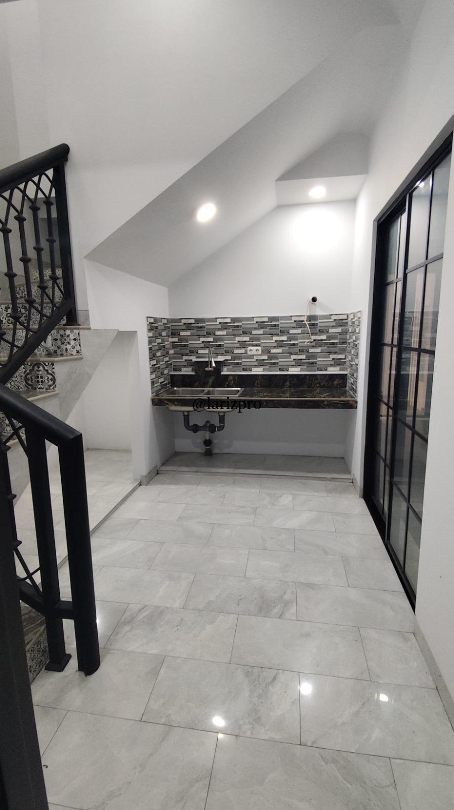 Rumah 3 Lantai SHM di Ragunan Pasar Minggu – Rooftop & Carport 2 Mobil - Gambar 22