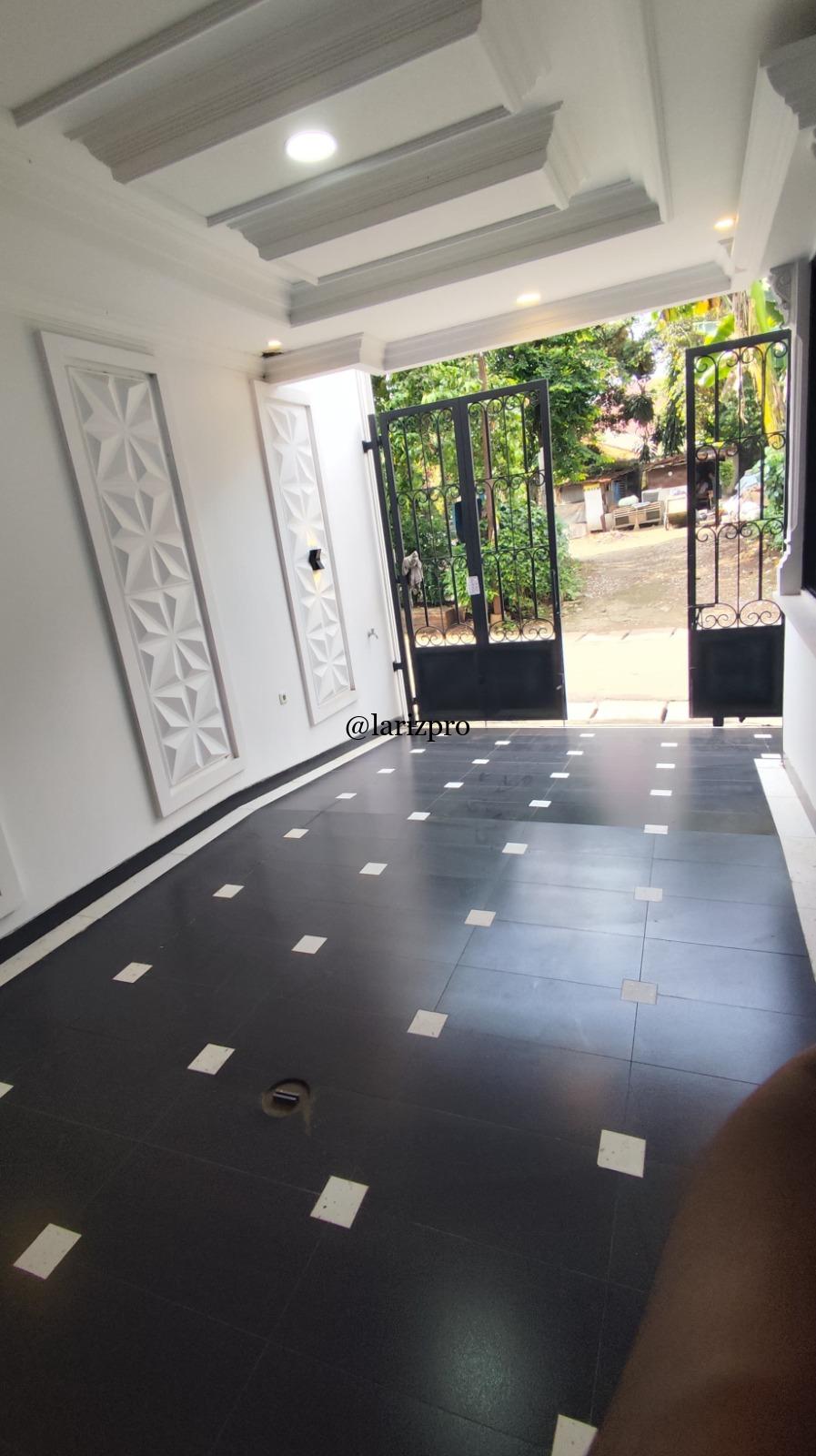 Rumah 3 Lantai SHM di Ragunan Pasar Minggu – Rooftop & Carport 2 Mobil - Gambar 12