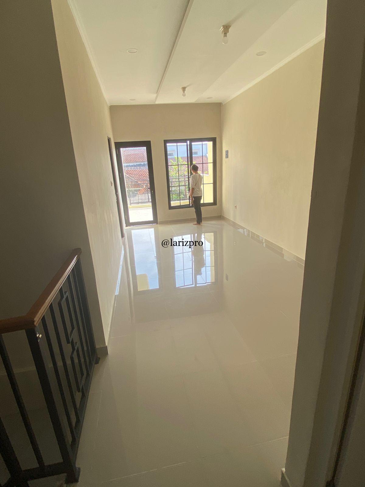 Rumah 2 Lantai SHM | Siap Huni | Dekat Tol & Sentul - Gambar 2