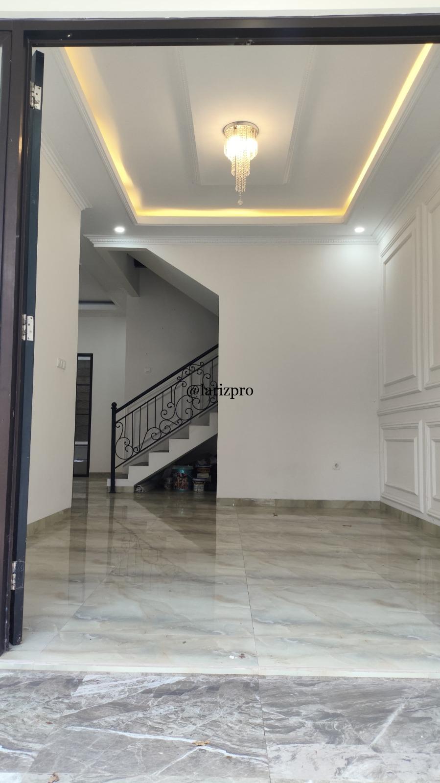 Rumah Classic Modern Mewah 3 Lantai Siap Huni Jl. Sadar Jagakarsa Jakarta Selatan - Gambar 13