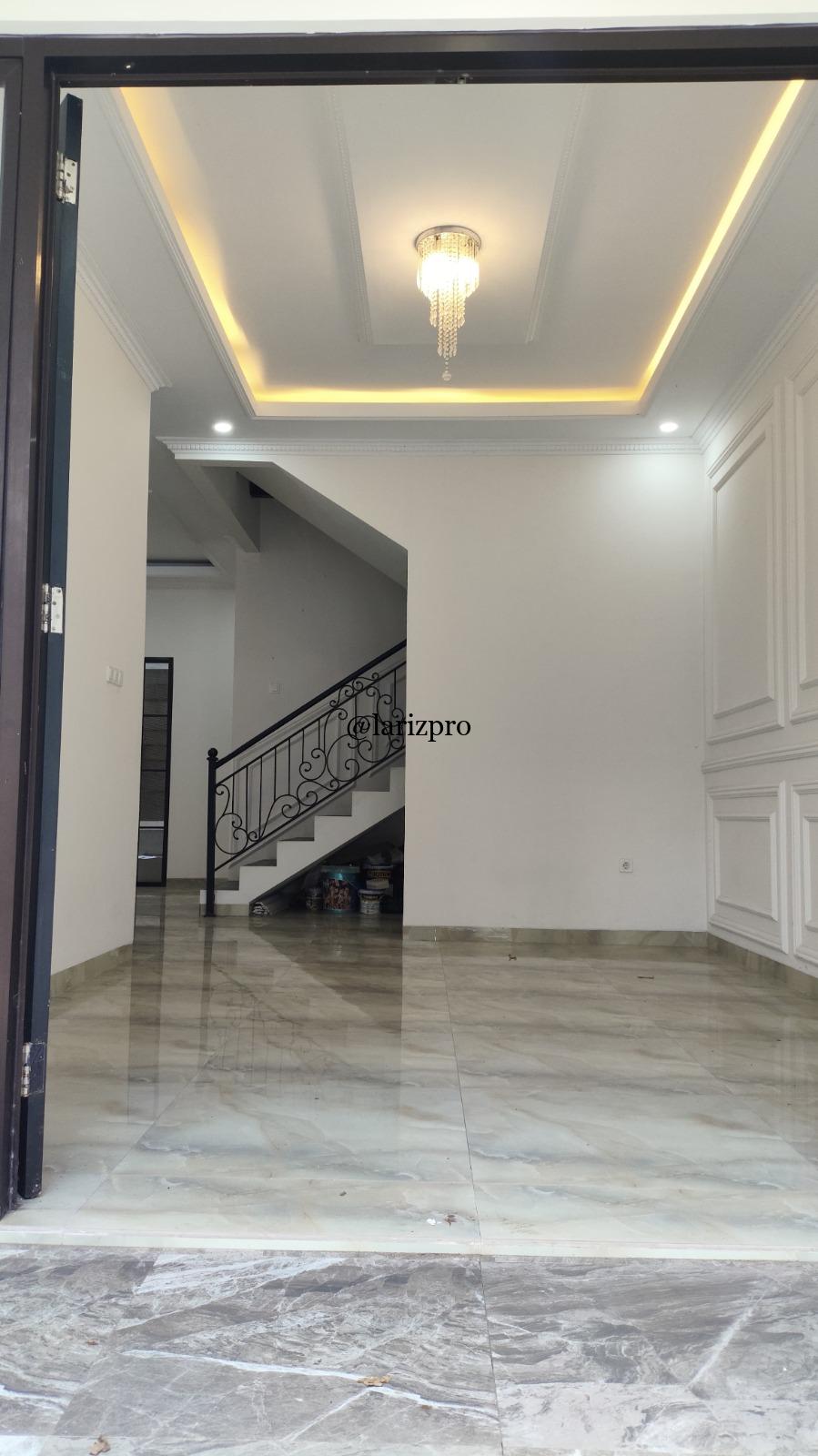 Rumah Classic Modern Mewah 3 Lantai Siap Huni Jl. Sadar Jagakarsa Jakarta Selatan - Gambar 14