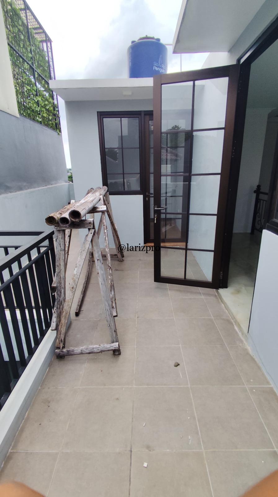 Rumah Classic Modern Mewah 3 Lantai Siap Huni Jl. Sadar Jagakarsa Jakarta Selatan - Gambar 4