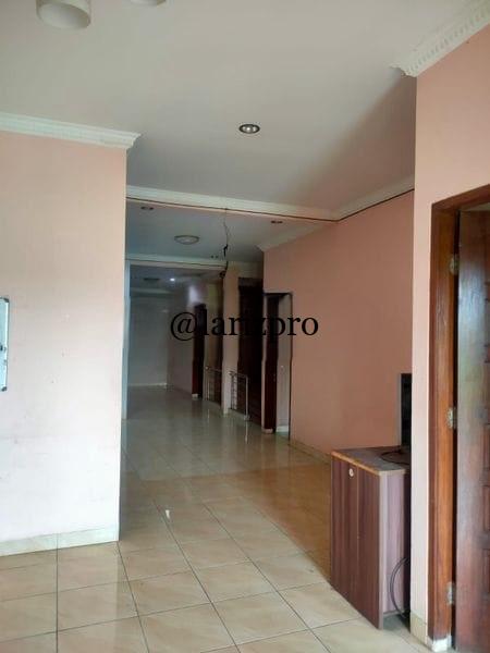 Sewa Rumah Dekat Stadion Pakansari Cibinong – 3 Lantai 7 Kamar - Gambar 9