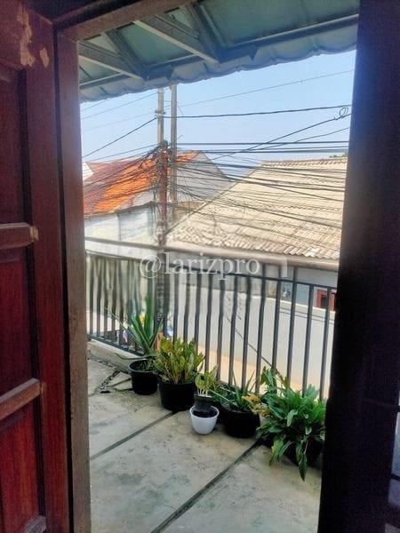Rumah 2 Lantai Bonus 3 Ruko Depok Strategis Pinggir Jalan Abdul Ghani - Gambar 2