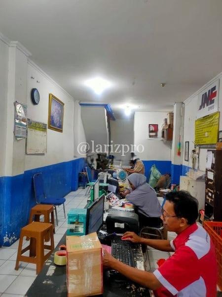 Ruko 3,5 Lantai Raya Kemakmuran Depok SHM Siap Usaha - Gambar 3