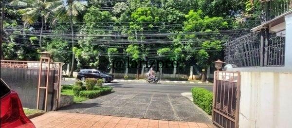 Rumah Mewah di Jl Jambore Jakarta Timur – LT 448 m2 2 Lantai Parkir 6 Mobil - Gambar 7