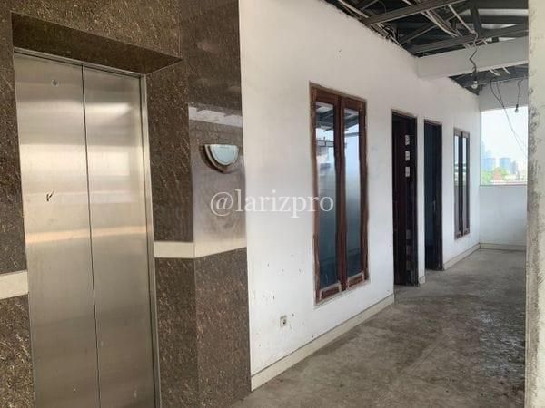 Rumah Mewah Jakarta Pusat 3 Lantai Ada Lift LT 900 SHM Di Bawah Harga Pasar - Gambar 2