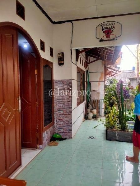 Rumah Asri Cibinong LT 164 Carport 2 Mobil Dekat Stasiun SHM - Gambar 2