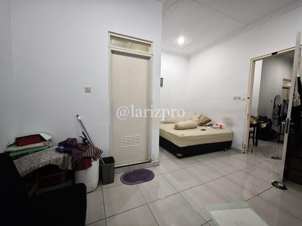 Rumah Pinggir Jalan Tanah Baru Depok LT 320 Halaman Luas SHM - Gambar 9