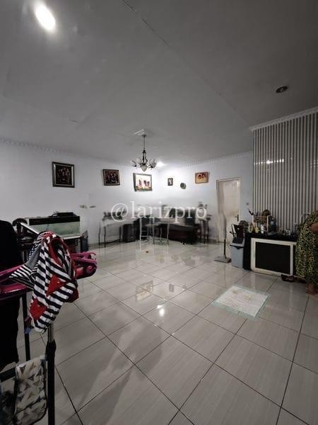 Rumah Pinggir Jalan Tanah Baru Depok LT 320 Halaman Luas SHM - Gambar 3