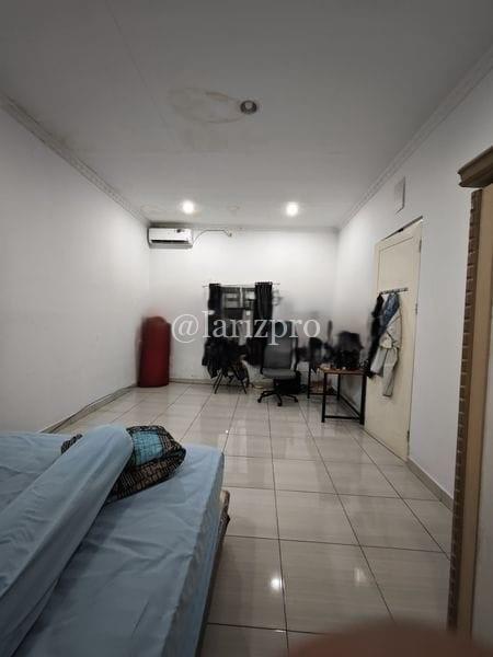 Rumah Pinggir Jalan Tanah Baru Depok LT 320 Halaman Luas SHM - Gambar 4